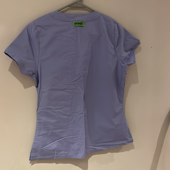 Crocs top scrub was only worn twice. - Picture 3 of 5
